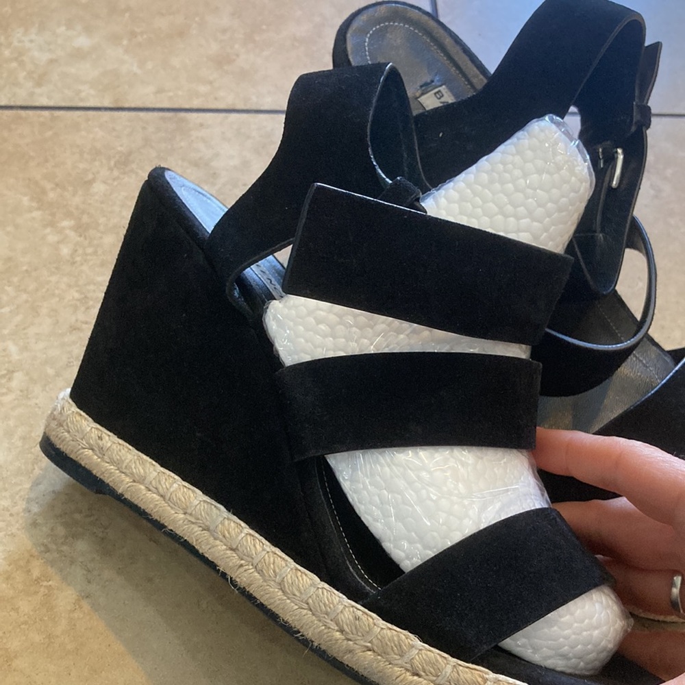 BALENCIAGA WOMEN'S WEDGE PLATFORM BLACK SUEDE SANDALS sz 40 - Picture 3 of 9